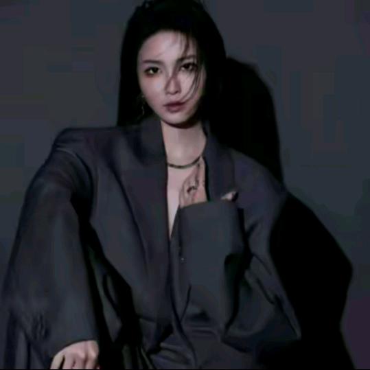 溶溶RONGRONG小姐姐私服