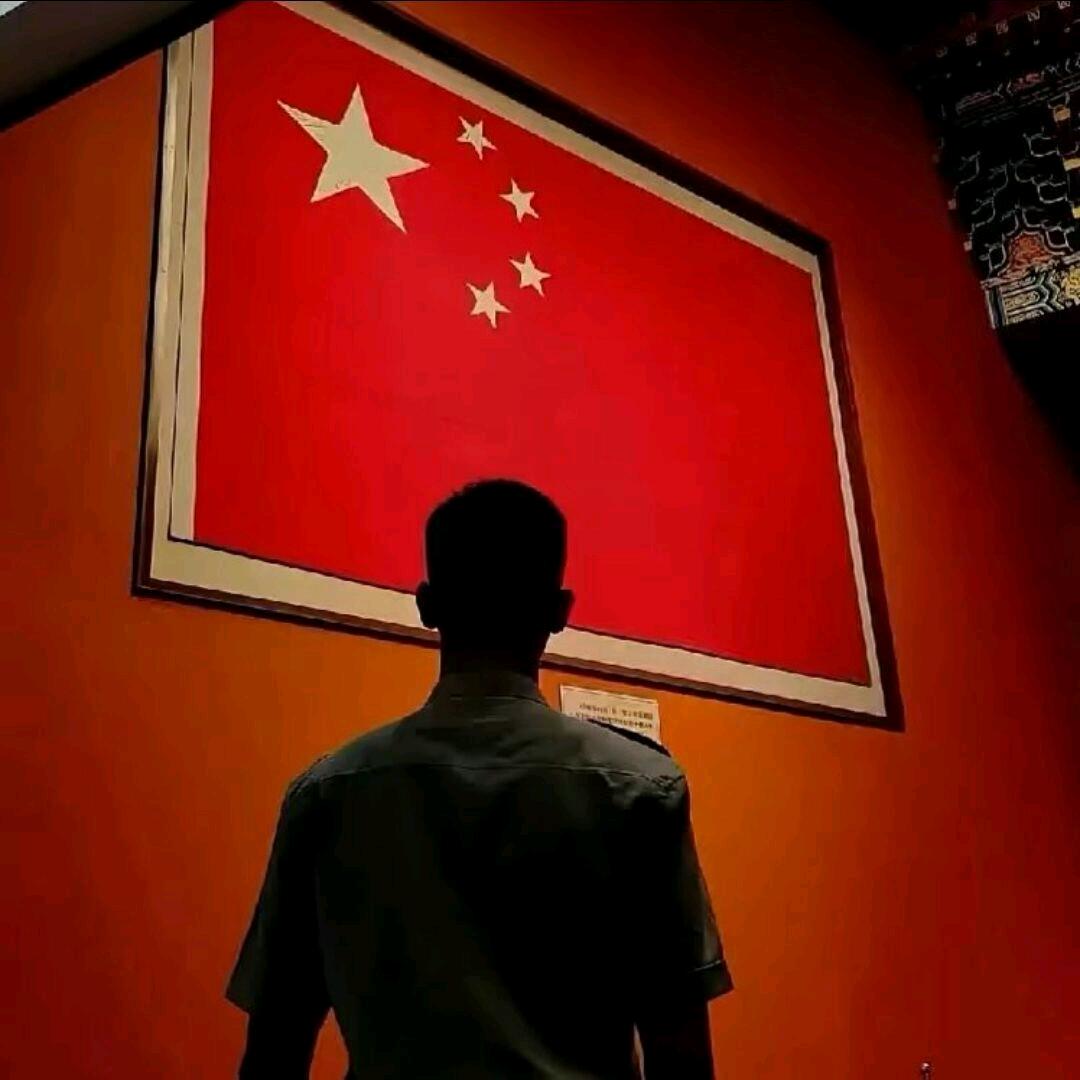 🇨🇳  范 先 森