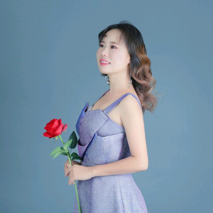 龙小莎