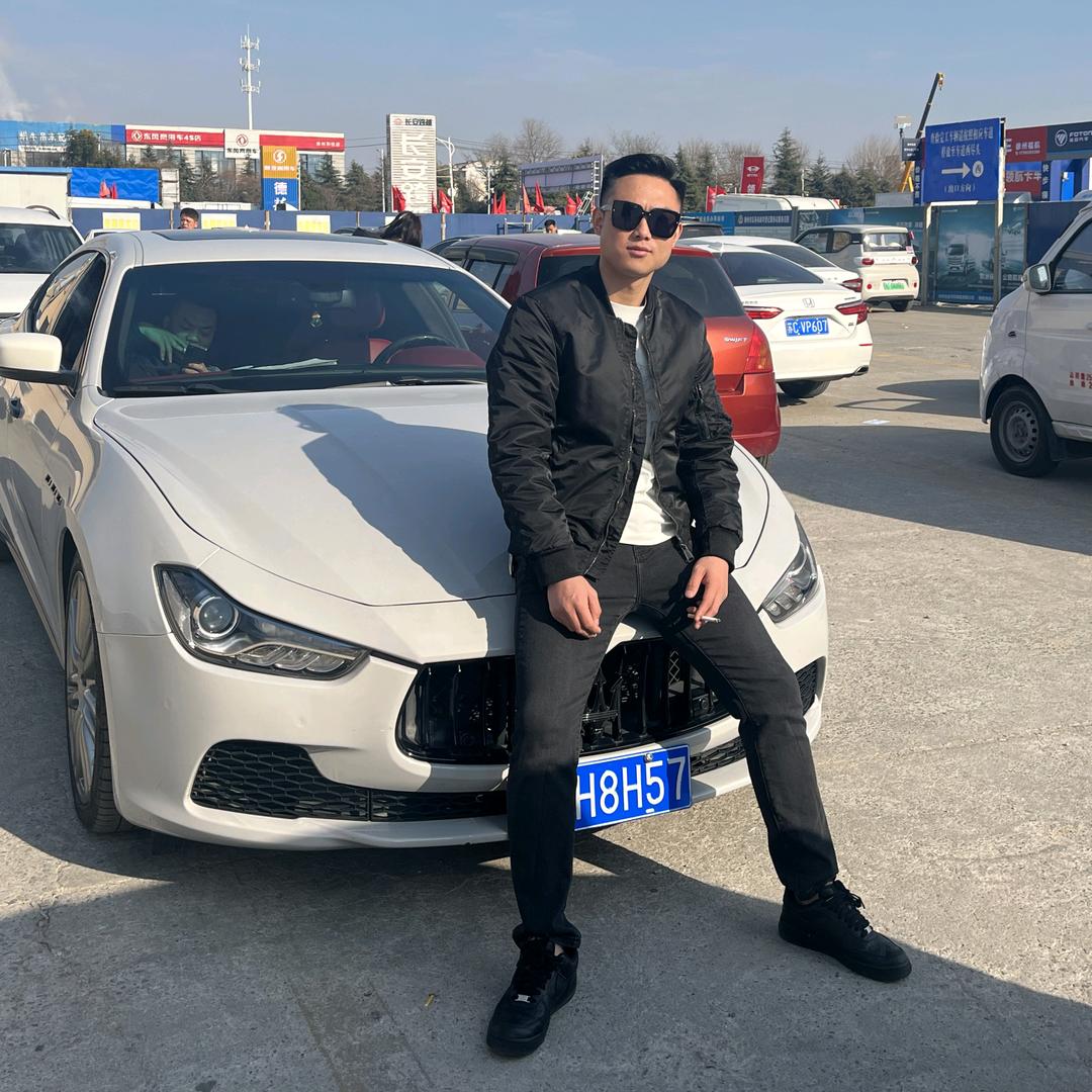 少川（徐州潇瀚婚车租赁）