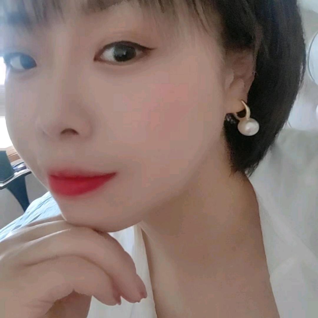 月月🌹自己打拼的女人