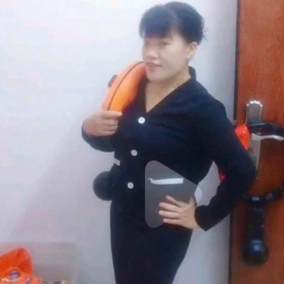 覃璐璐
