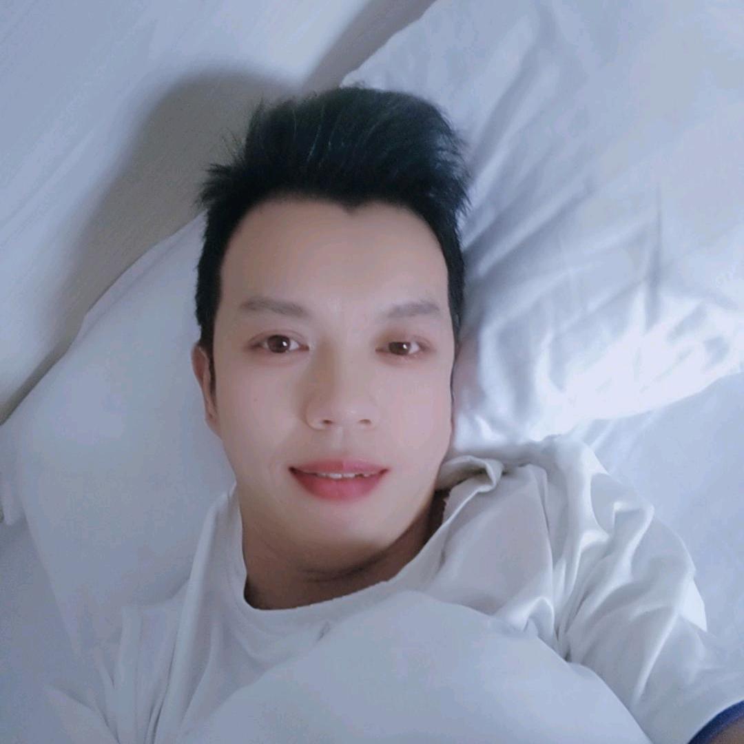 🚬|ω・）做只快乐的小🐖猪