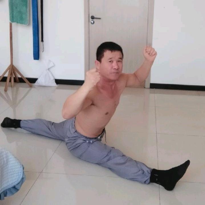 会武功的小老头