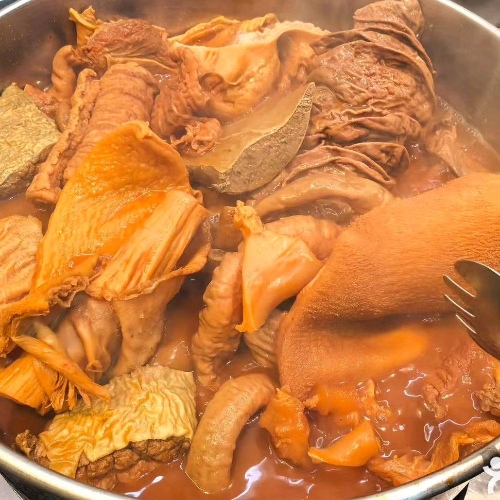 兰姐鲜靓牛杂，招牌卤水猪大肠，盐焗鸡爪