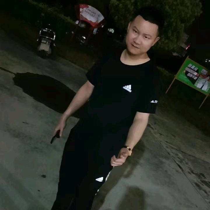 李