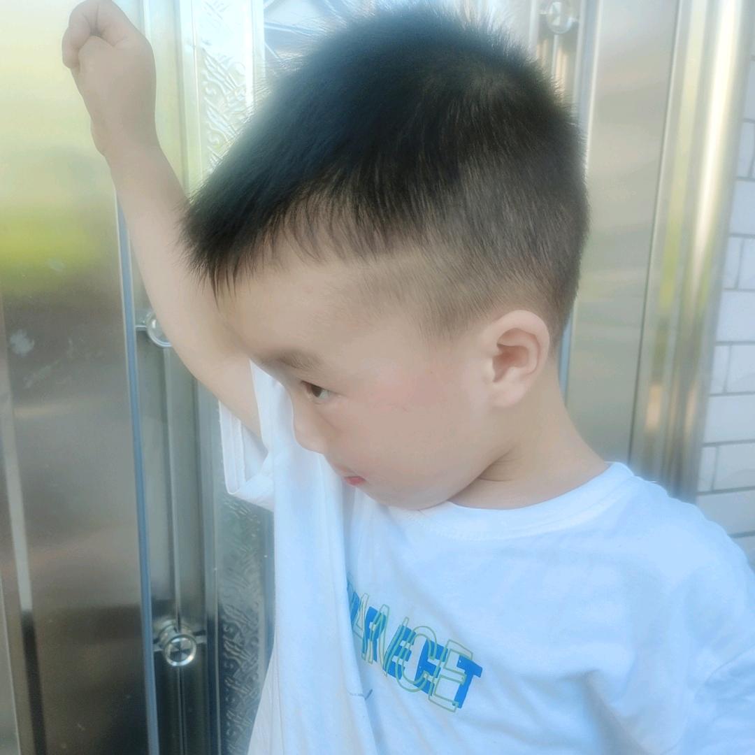 诸葛亮晶晶
