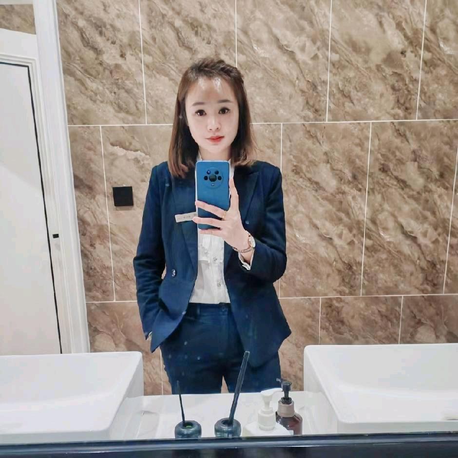 茶卡晚枫酒店_杨阳