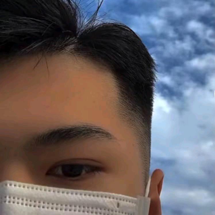 《男孩》