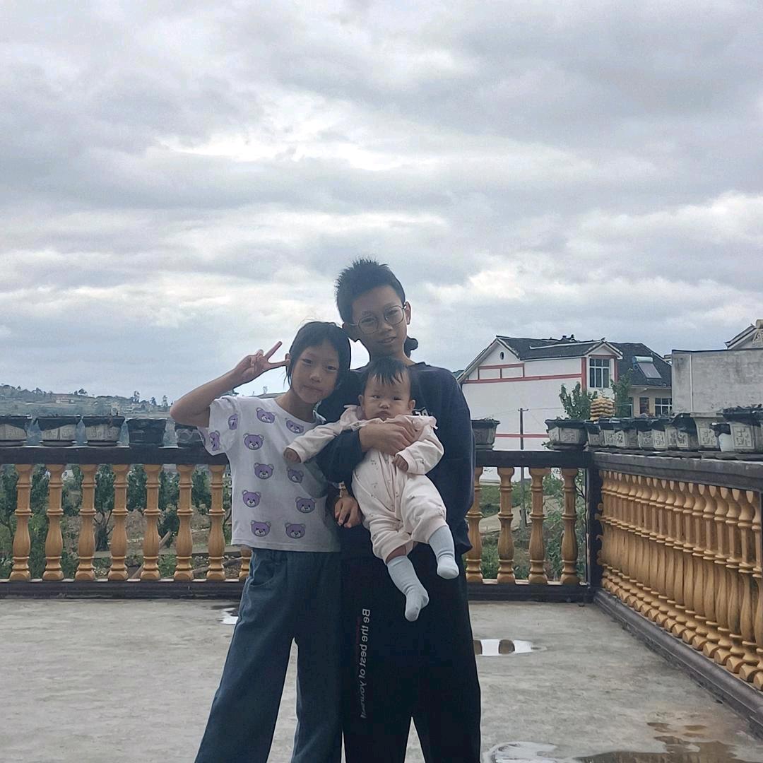 李姐: