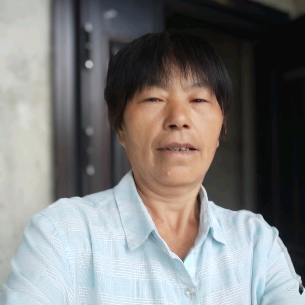 何碧英