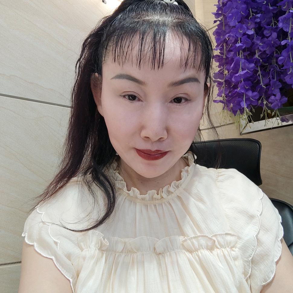 巩义市新华路玫瑰女人服装店