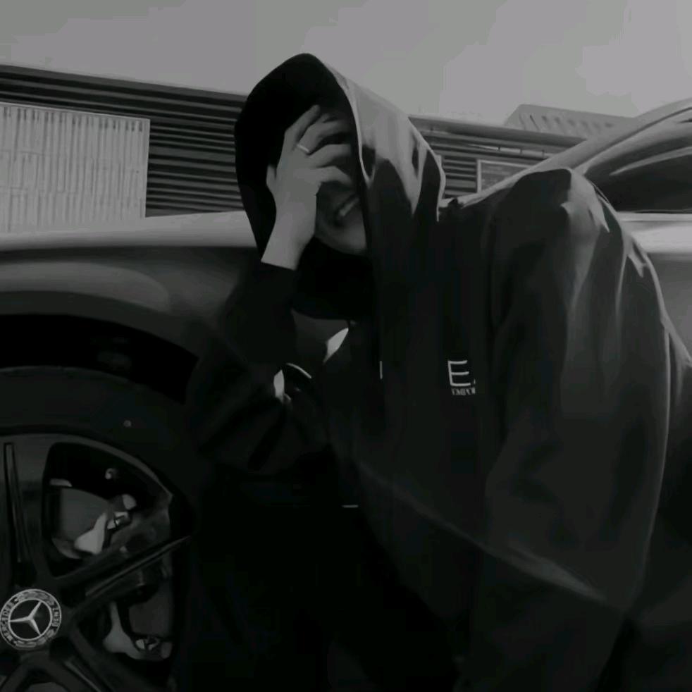 默.