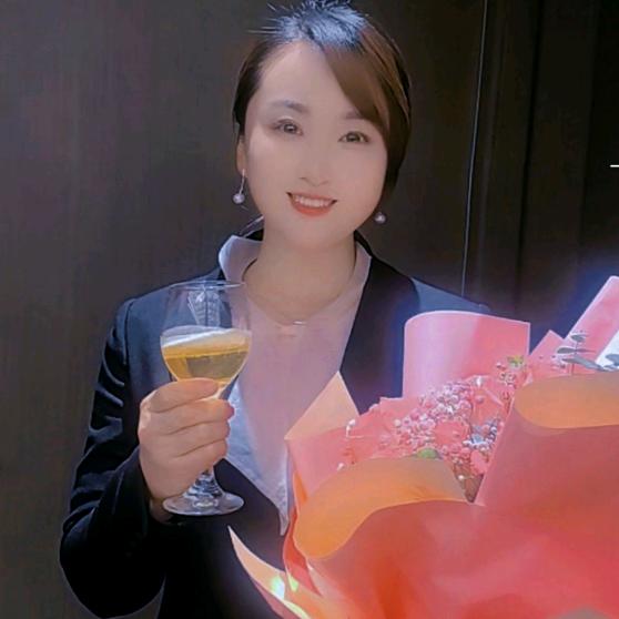 春辉映田