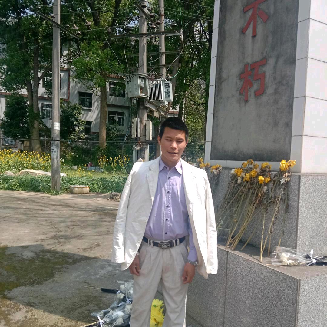 老婆，爱你快乐每一天🌹🌹🌹🌹🌹