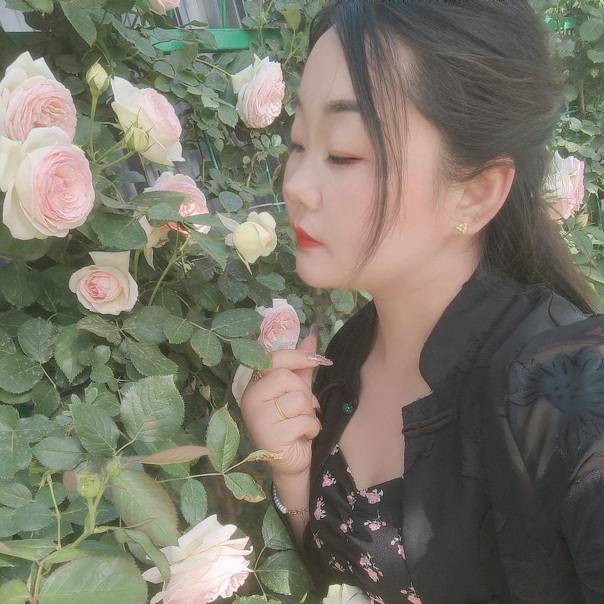 嘴角上扬