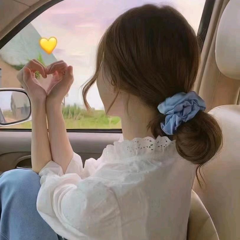 👧🏻¹⁹⁹²