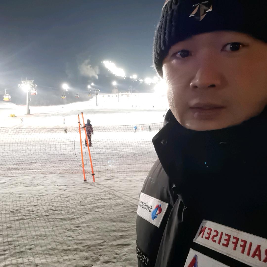 爱瞌睡的小小鸟