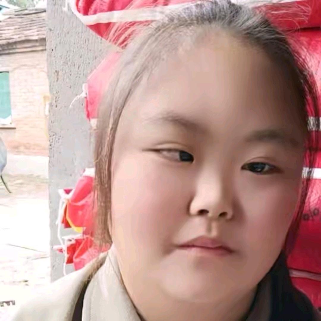 崔笑笑大美女