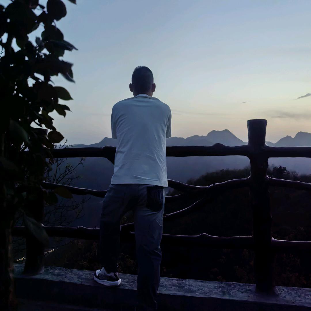 沥青筑路(小贺)