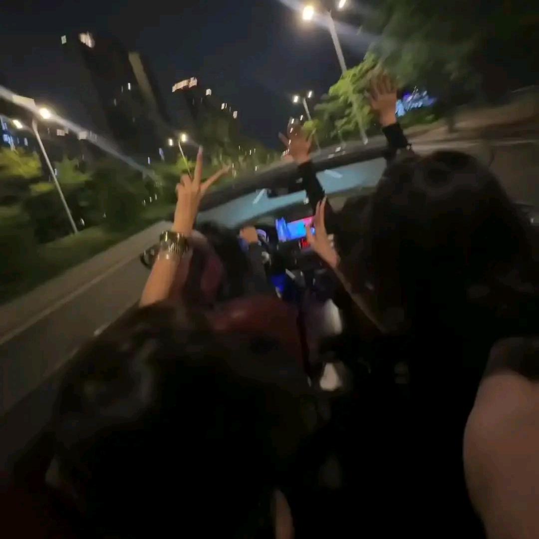 咯