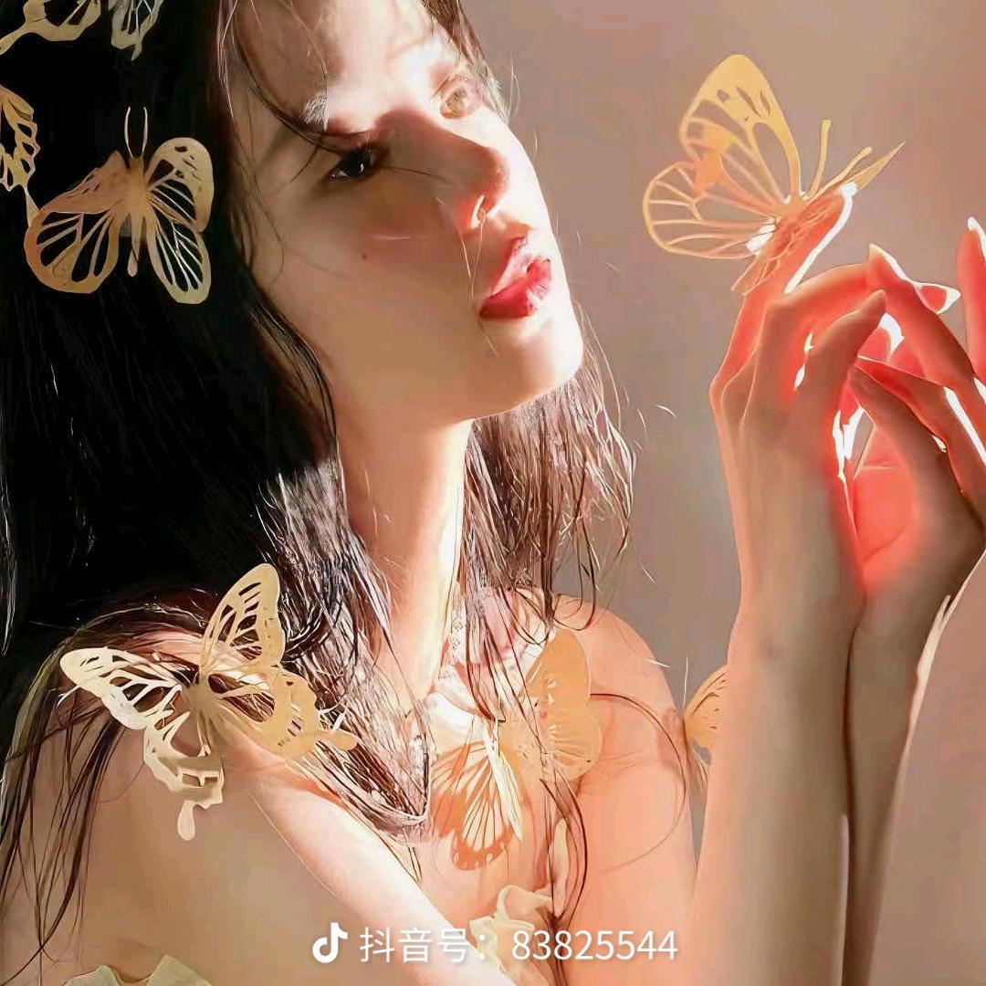 一个很哇噻的小仙女