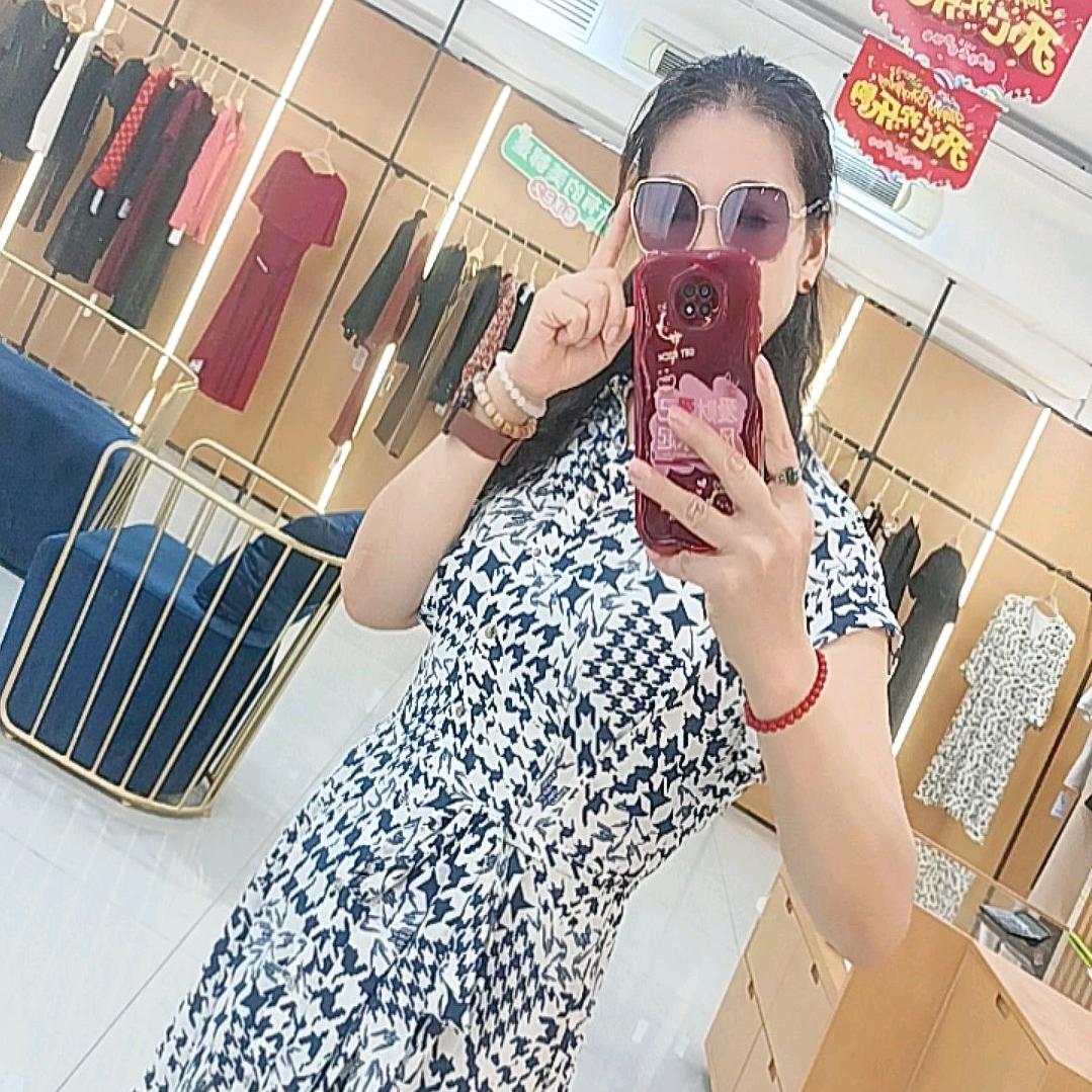 博兴董永鞋城贵姿女装