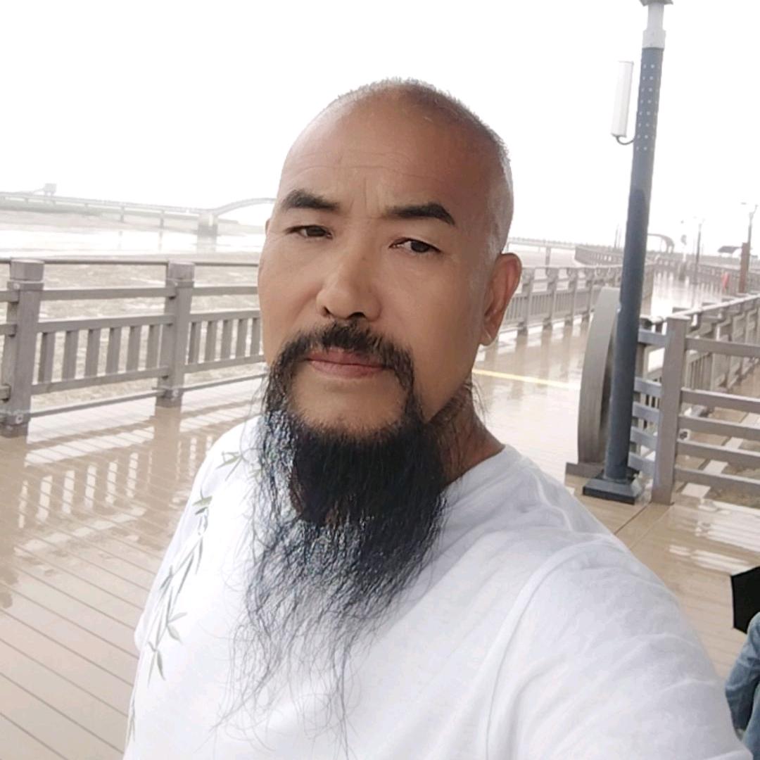 专业防水胡子哥