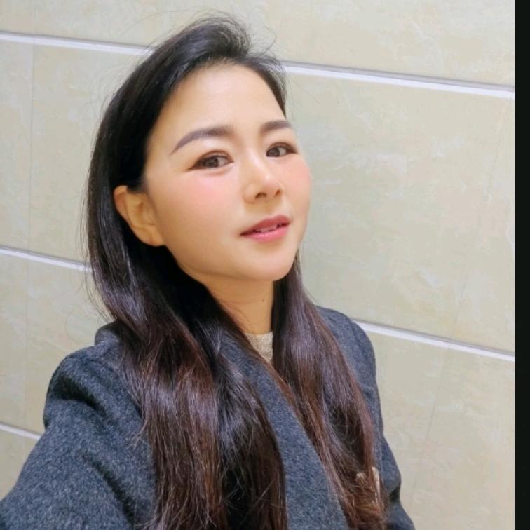 静子爱妆造
