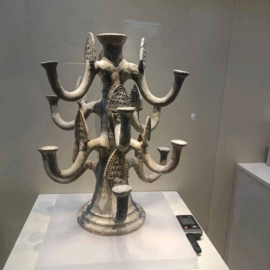 沉默是金$(ง •̀_•́)ง