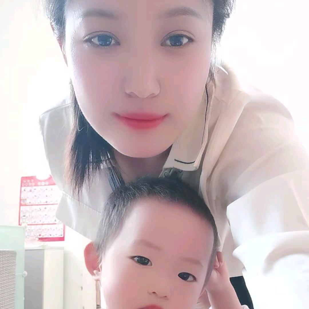 小霞霞