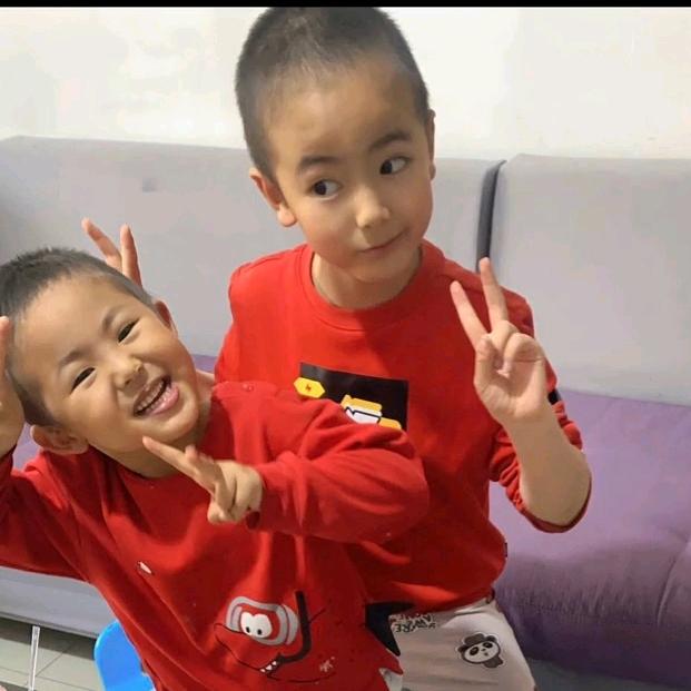 家有两个小学生的日常