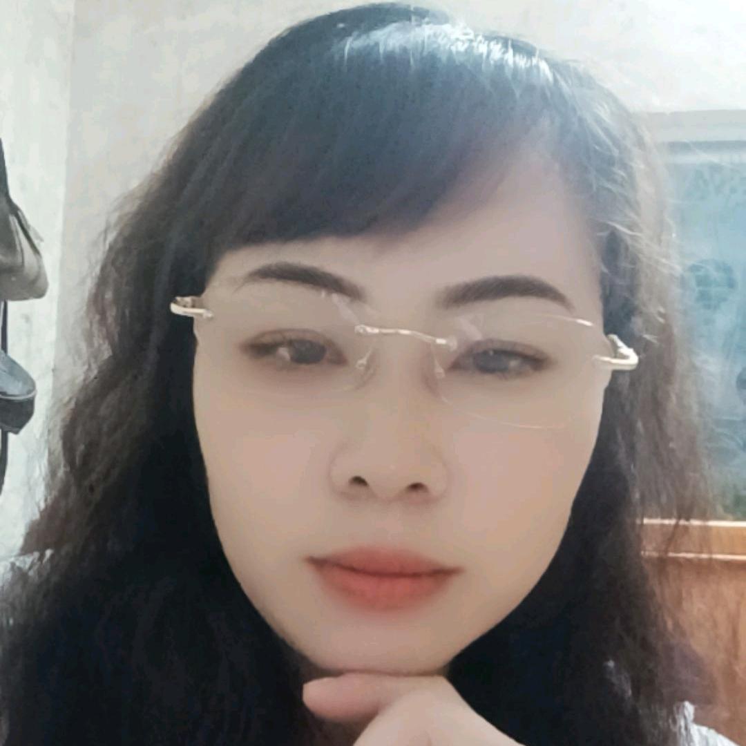 铿锵玫瑰。