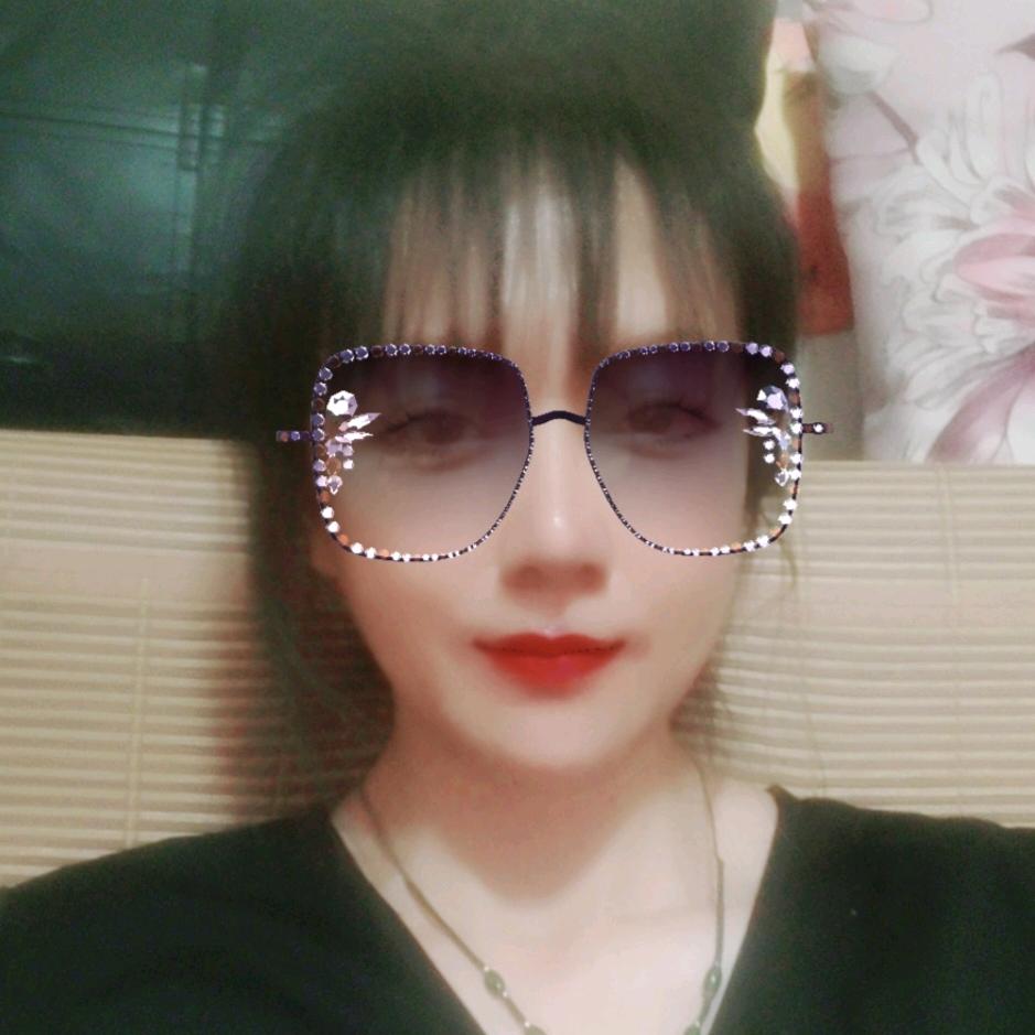 莉莉