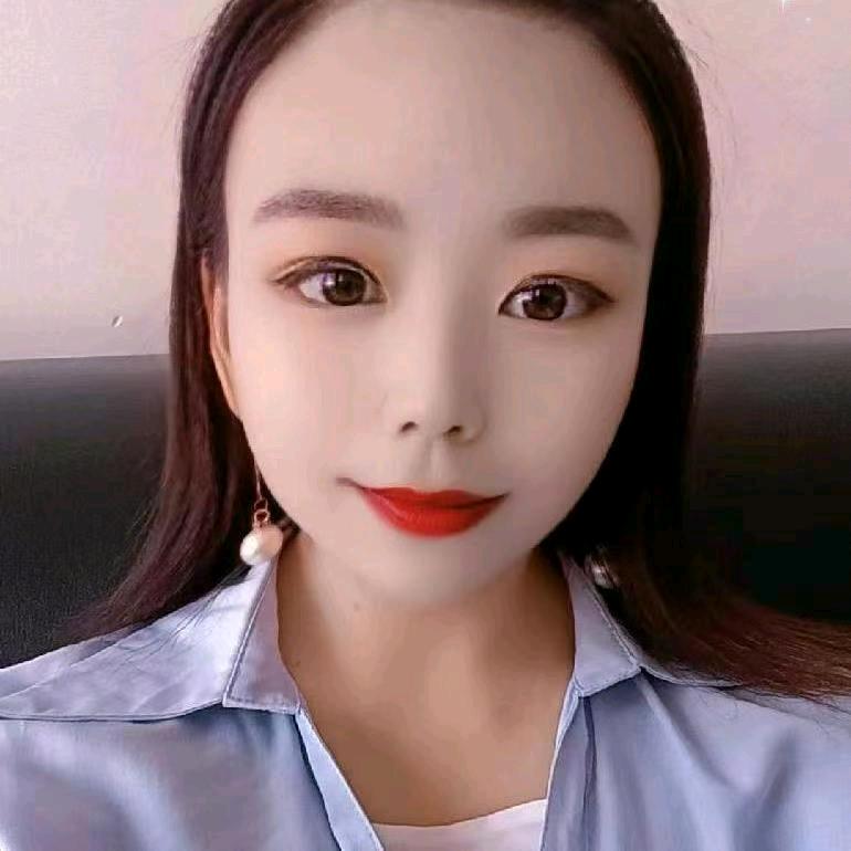 佳丽🎤{每天中午12点18}开播