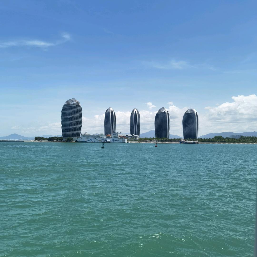 虹运服饰