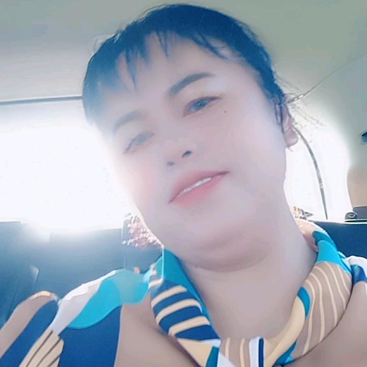 布依族民族服裝