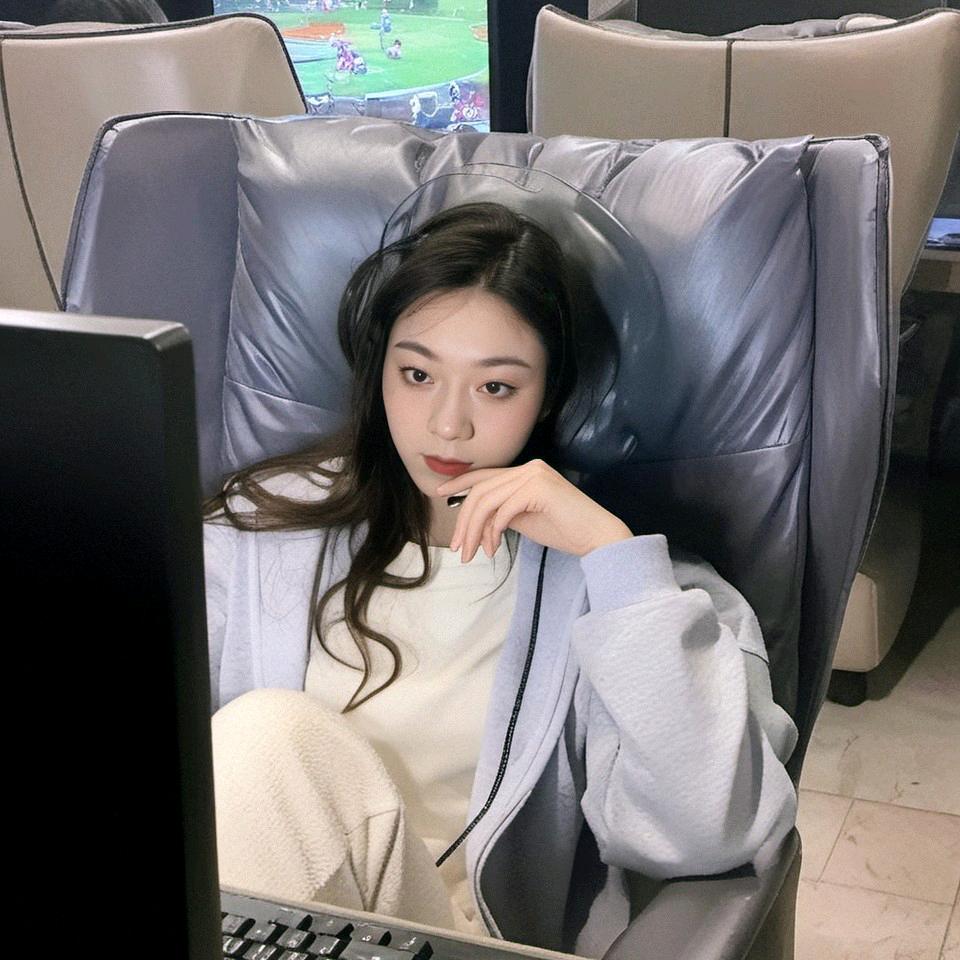 ལྷ་སྐྱིད🗽