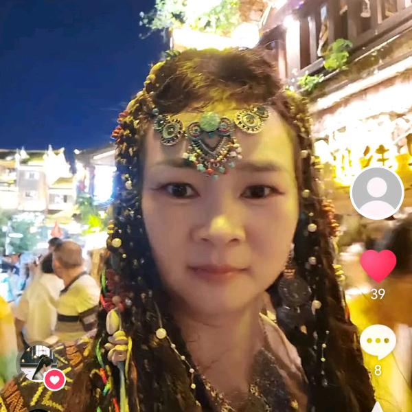 娄底多乐士漆总代理李姐