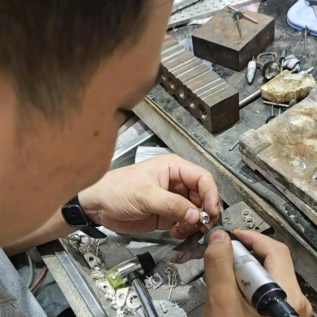 重庆金包银工厂—原创世家珠宝·IDo