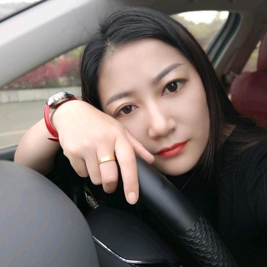 牵手红尘伴一生