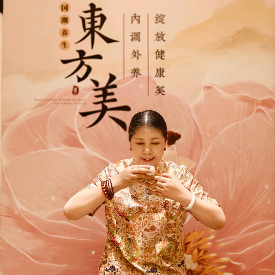时莉莉