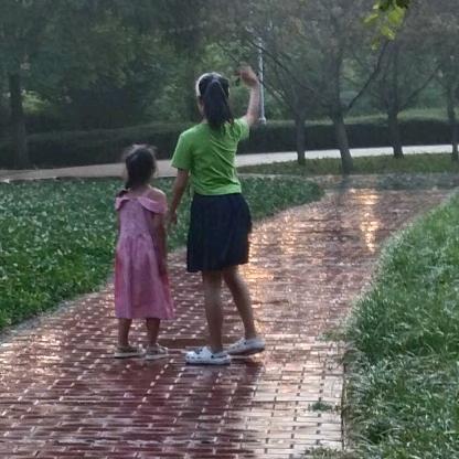 洛芙