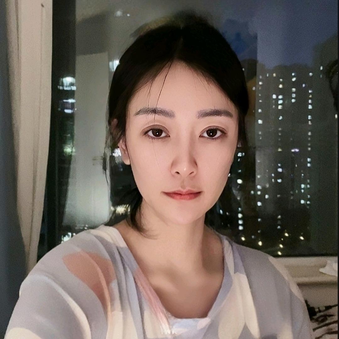 严肃的王秀琴