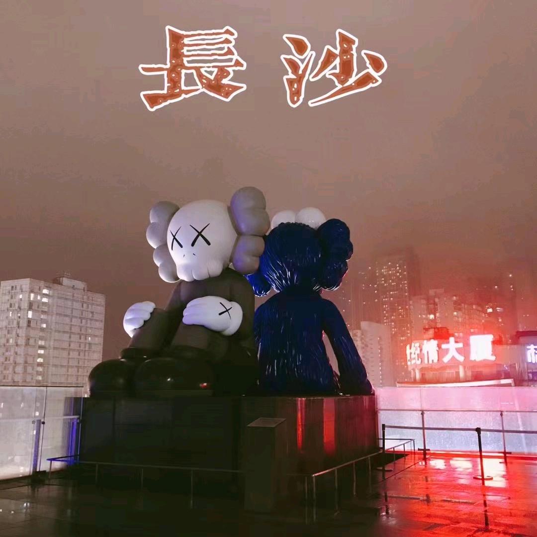 爱看剧的萌宝
