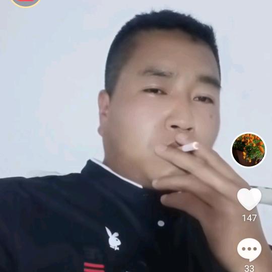 人群卑微