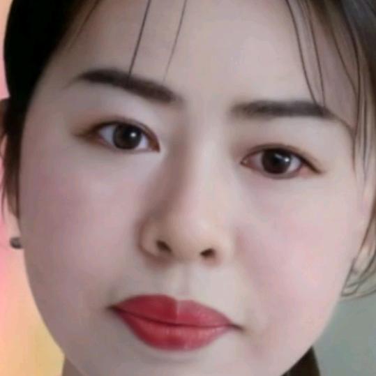 黄美英