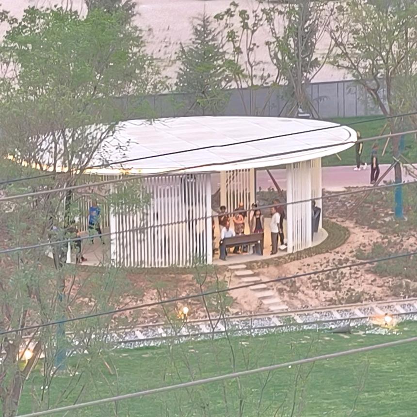 西安红旗铁路公园的爷爷奶奶