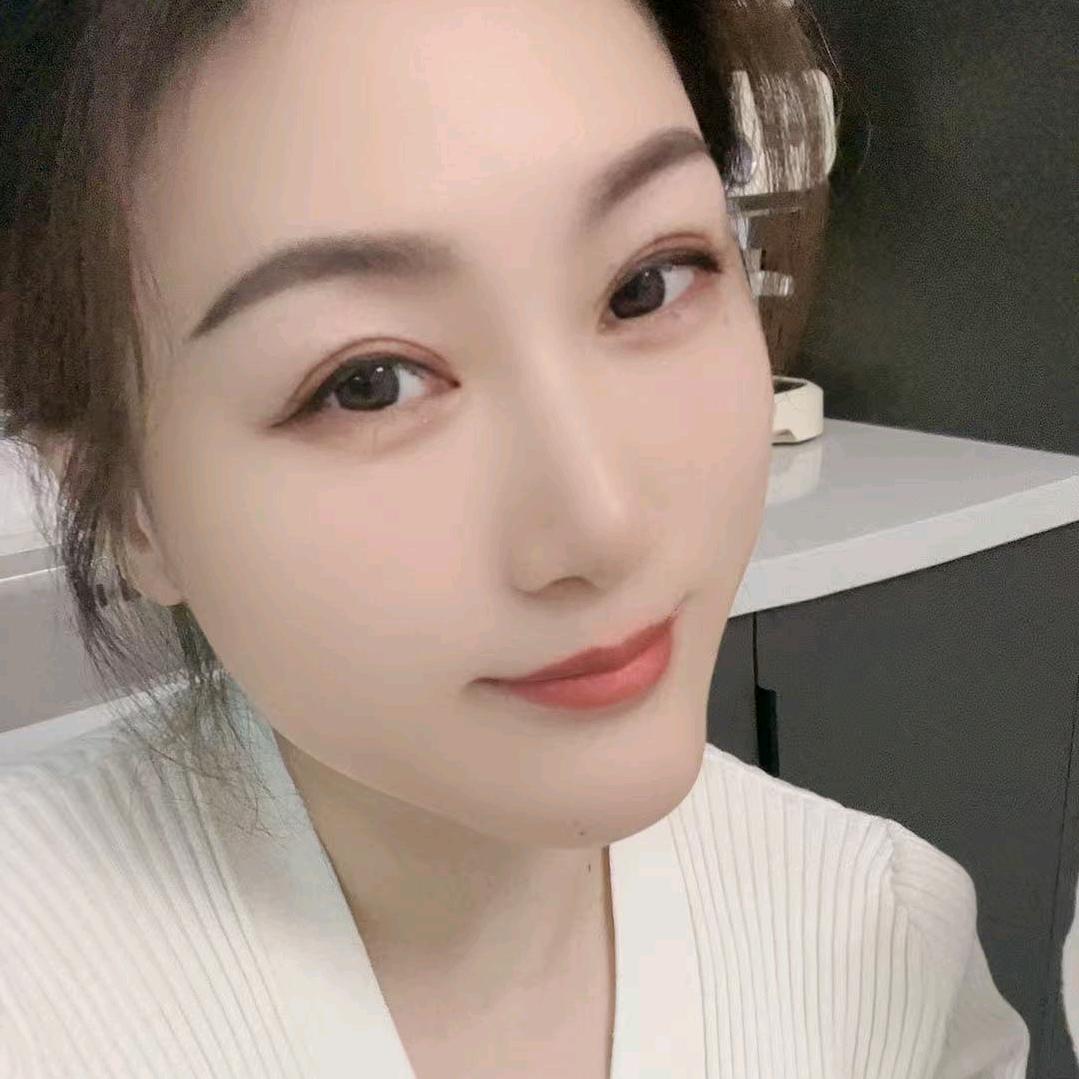 在博兴做脸纪的柚子