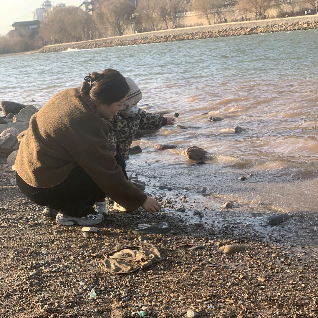 小颜摆摊记